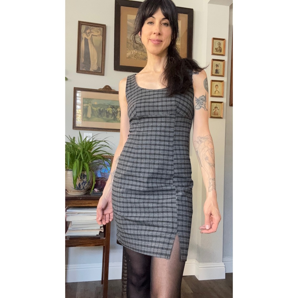 City Triangles Vintage 90s fitted Grey Plaid Sleeveless Scoop Neck Sheath Dress
